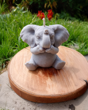 Figura de elefante elaborada en cera aromática
